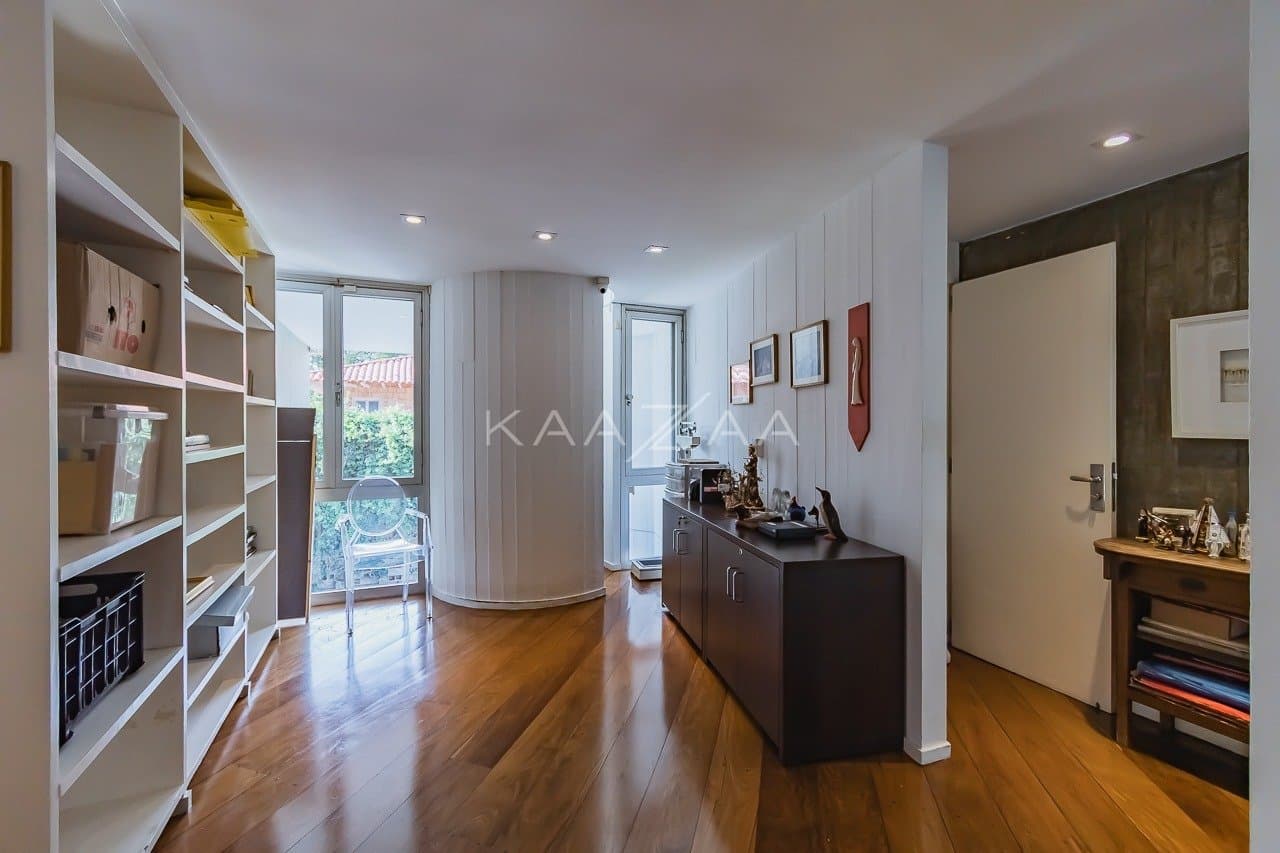 Casa espaçosa com 555 m² de bem-estar em Alto de Pinheiros, perfeita para receber. - Foto 68