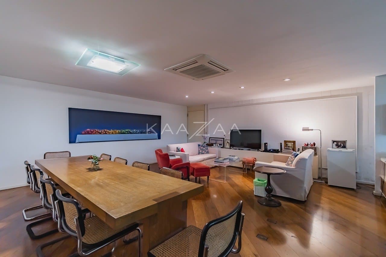 Casa espaçosa com 555 m² de bem-estar em Alto de Pinheiros, perfeita para receber. - Foto 23