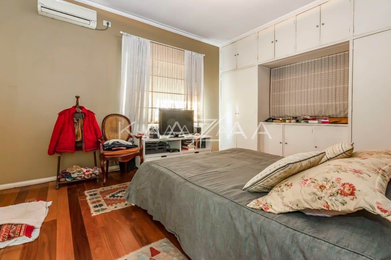 Casa ensolarada e ampla por dentro e por fora. Com localização prática, na Vila Olímpia. - Foto 14