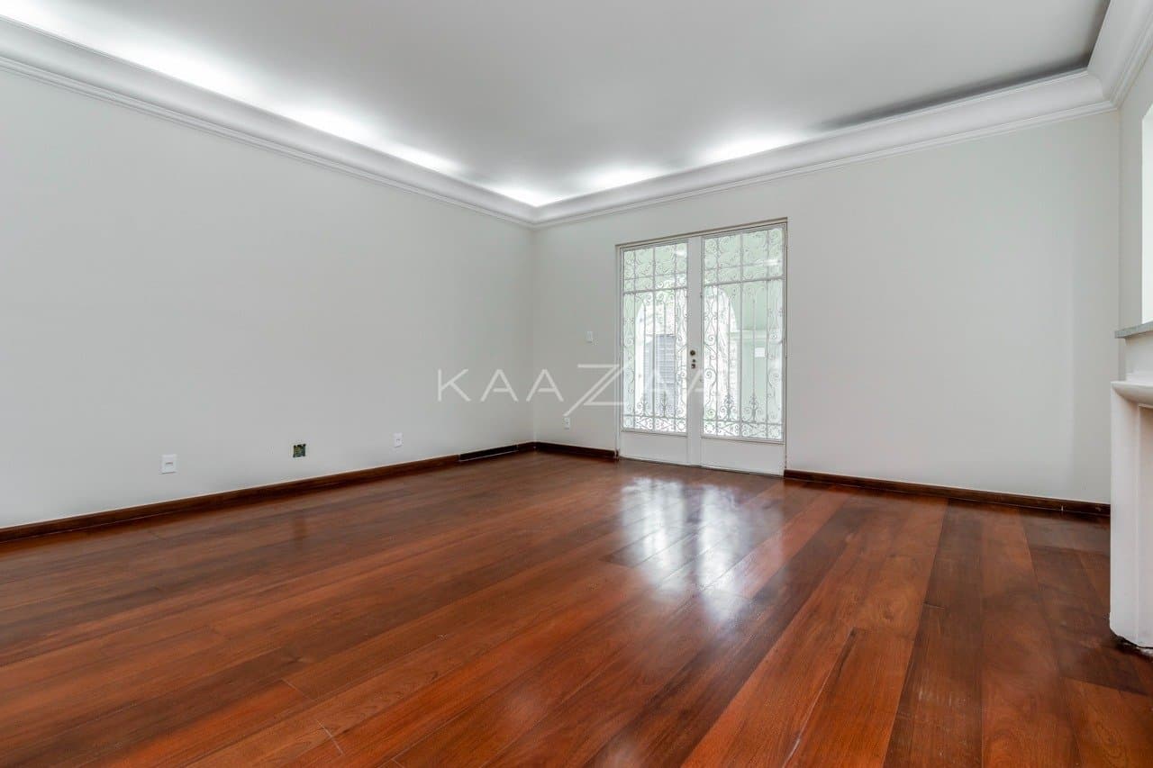 Casa confortável com terraço, em rua tranquila no Jardim Paulista. - Foto 3