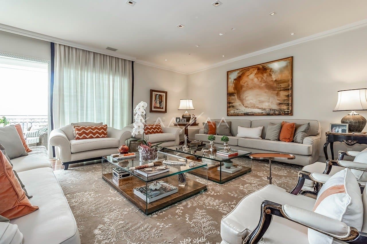 Ambientes suntuosos, planta ampla e vista panorâmica. Apartamento neoclássico no Jardim Guedala. - Foto 4
