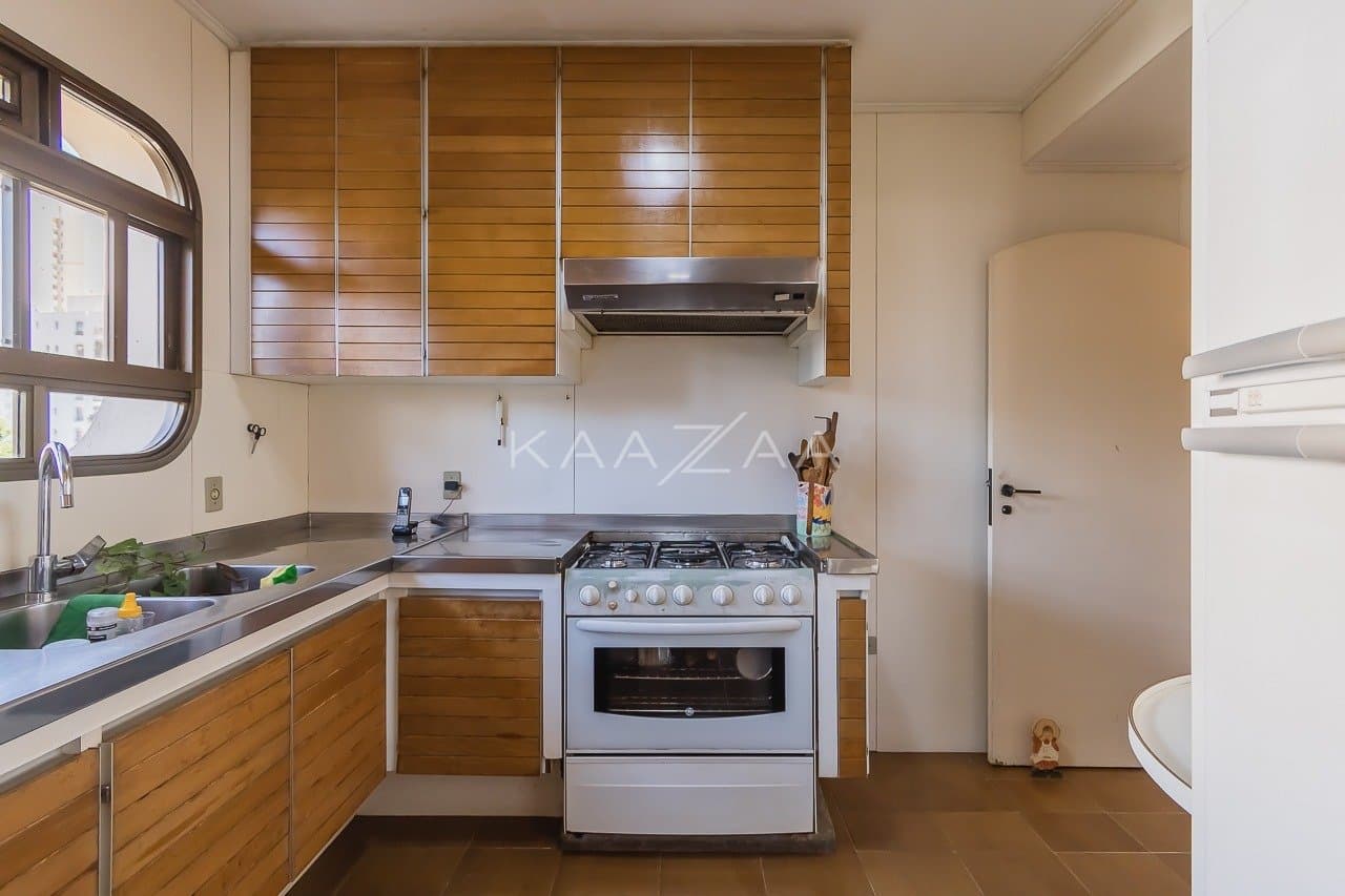 Apartamento com infinitas possibilidades e ótima localização em Alto de Pinheiros. - Foto 14
