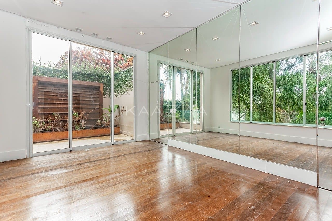 Vista verde, arquitetura moderna e janelões. Casa no Jardim Guelada! - Foto 17