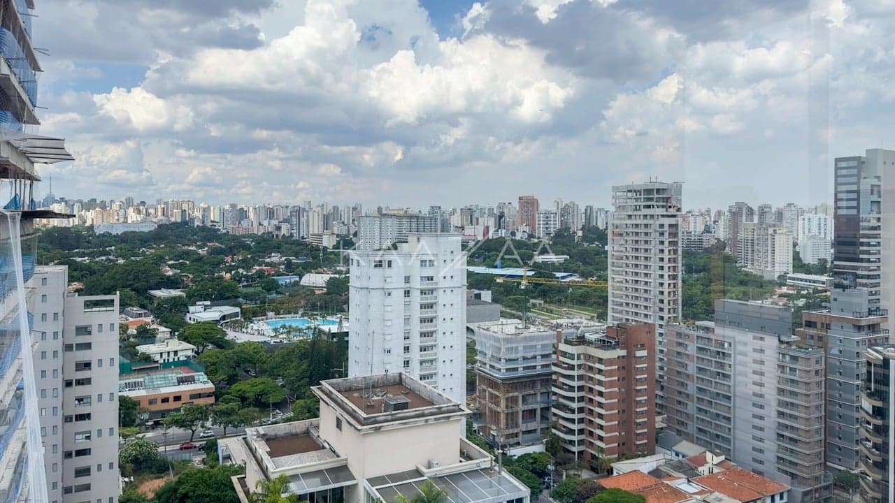Rodeado de elegância, este apartamento em Moema tem localização cobiçada ao lado do Parque Ibirapuera. - Foto 53