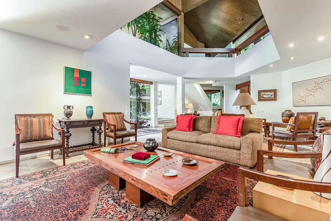 Com ares de casa de campo, uma residência espetacular no Jardim América. - Foto 17