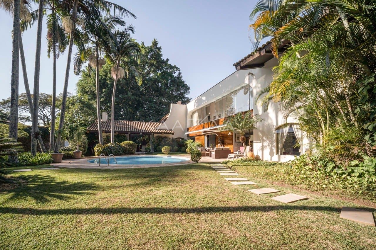 Terreno amplo, arquitetura diferenciada e localização estratégica. Casa em Cidade Jardim. - Foto 2