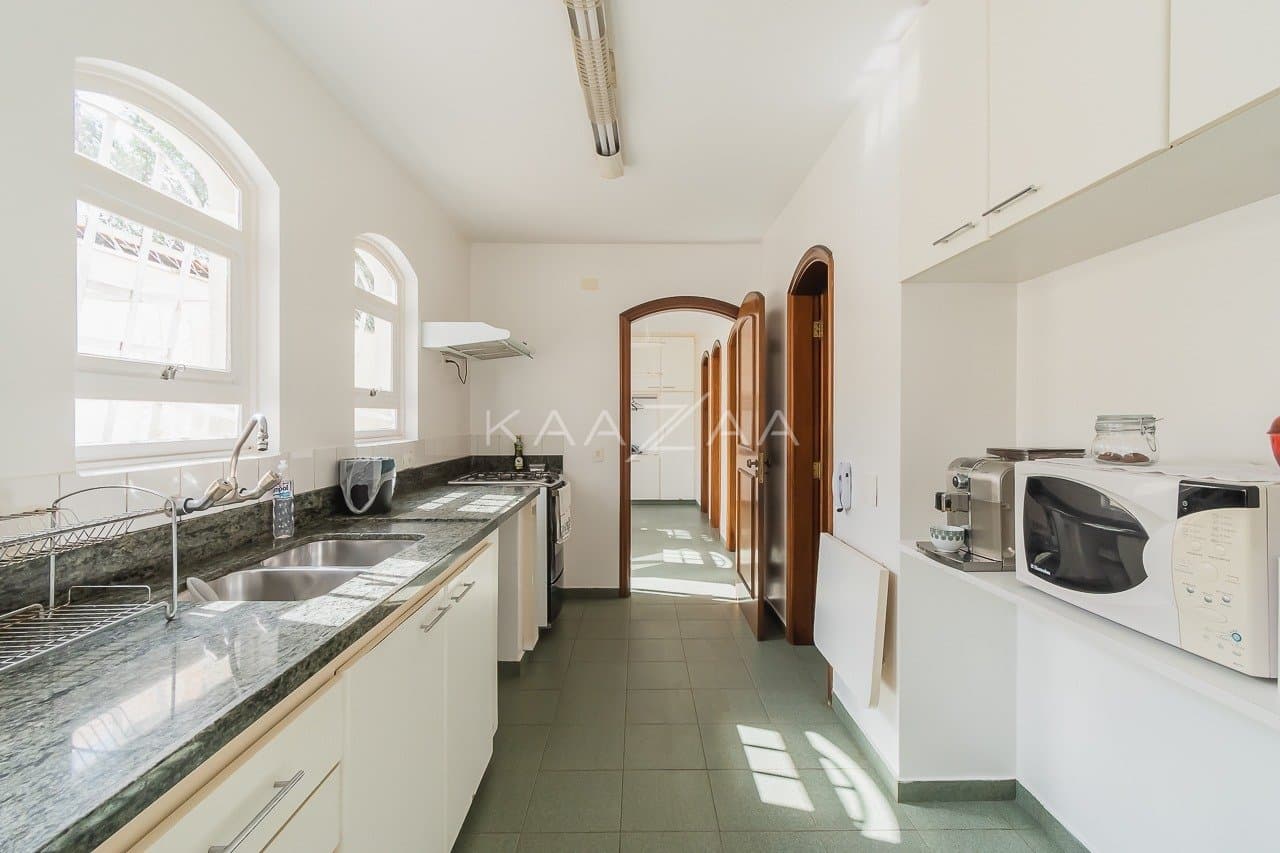 Casa com clima sossegado e muitos espaços para aproveitar, em Alto de Pinheiros. - Foto 10