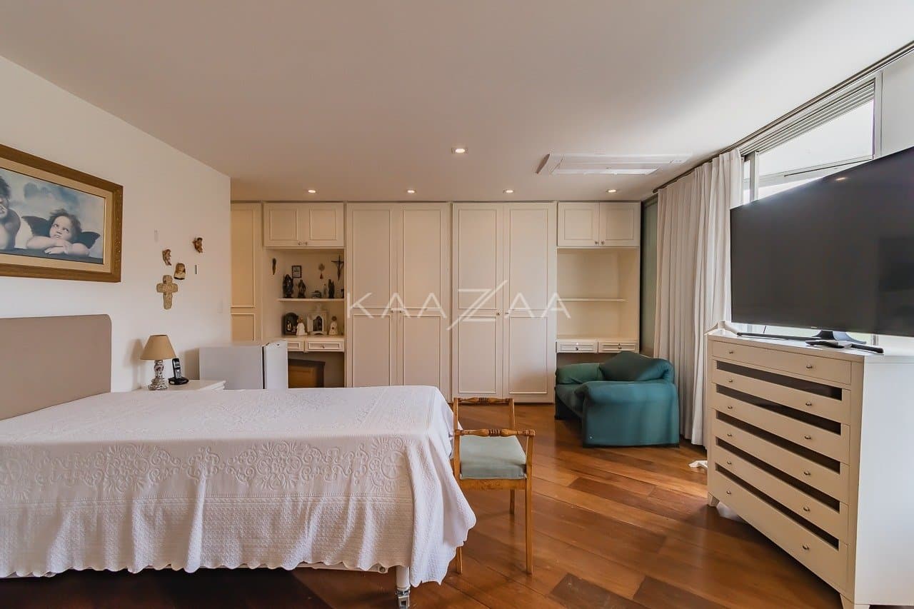 Casa espaçosa com 555 m² de bem-estar em Alto de Pinheiros, perfeita para receber. - Foto 43