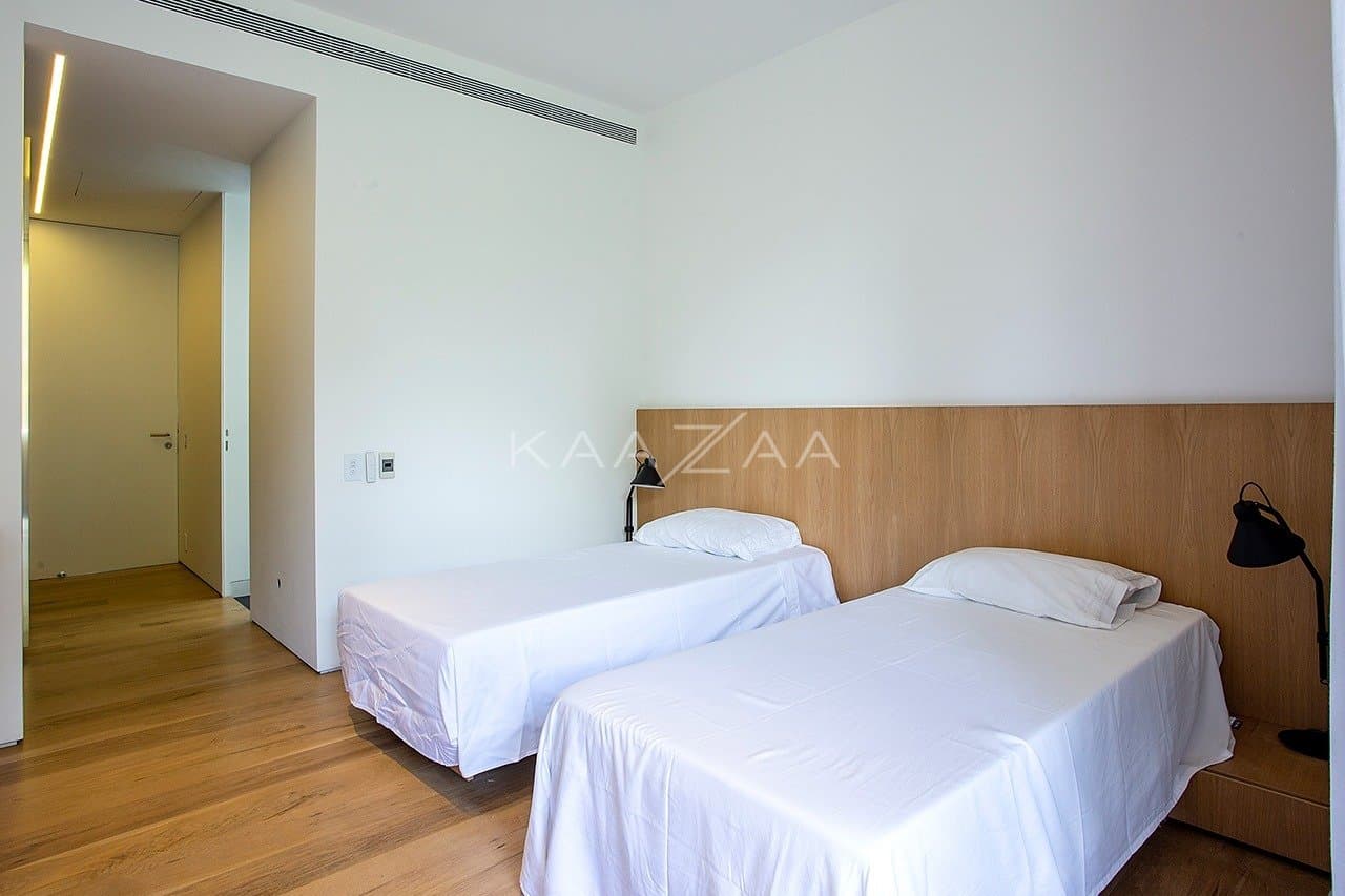 Contemporânea e toda mobiliada: casa com ambientes livres e jardim magnífico em rua fechada em Alto de Pinheiros. - Foto 75
