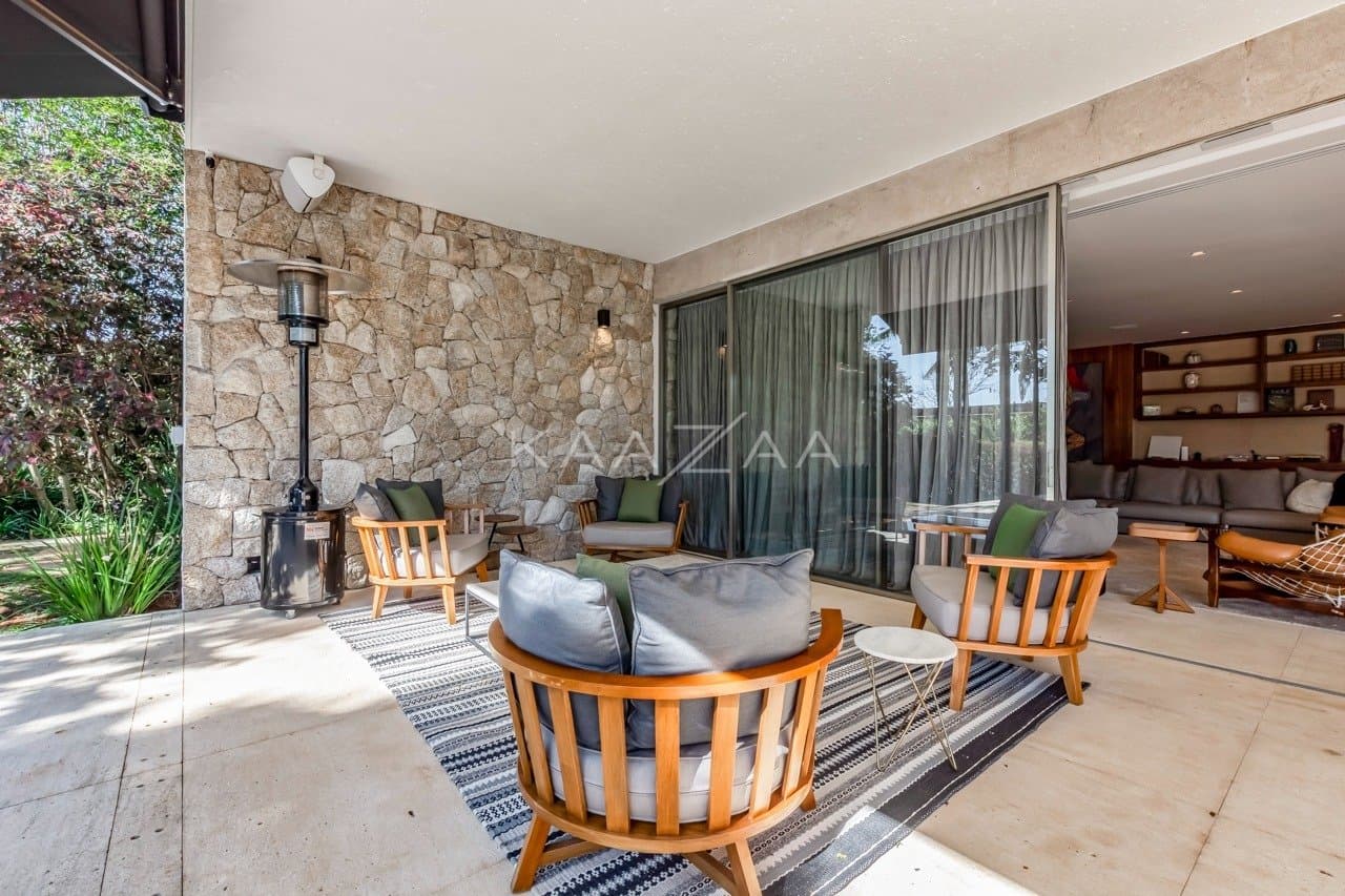Casa térrea muito arejada, simplesmente impecável. Mobiliada com design, na Fazenda Boa Vista. - Foto 30