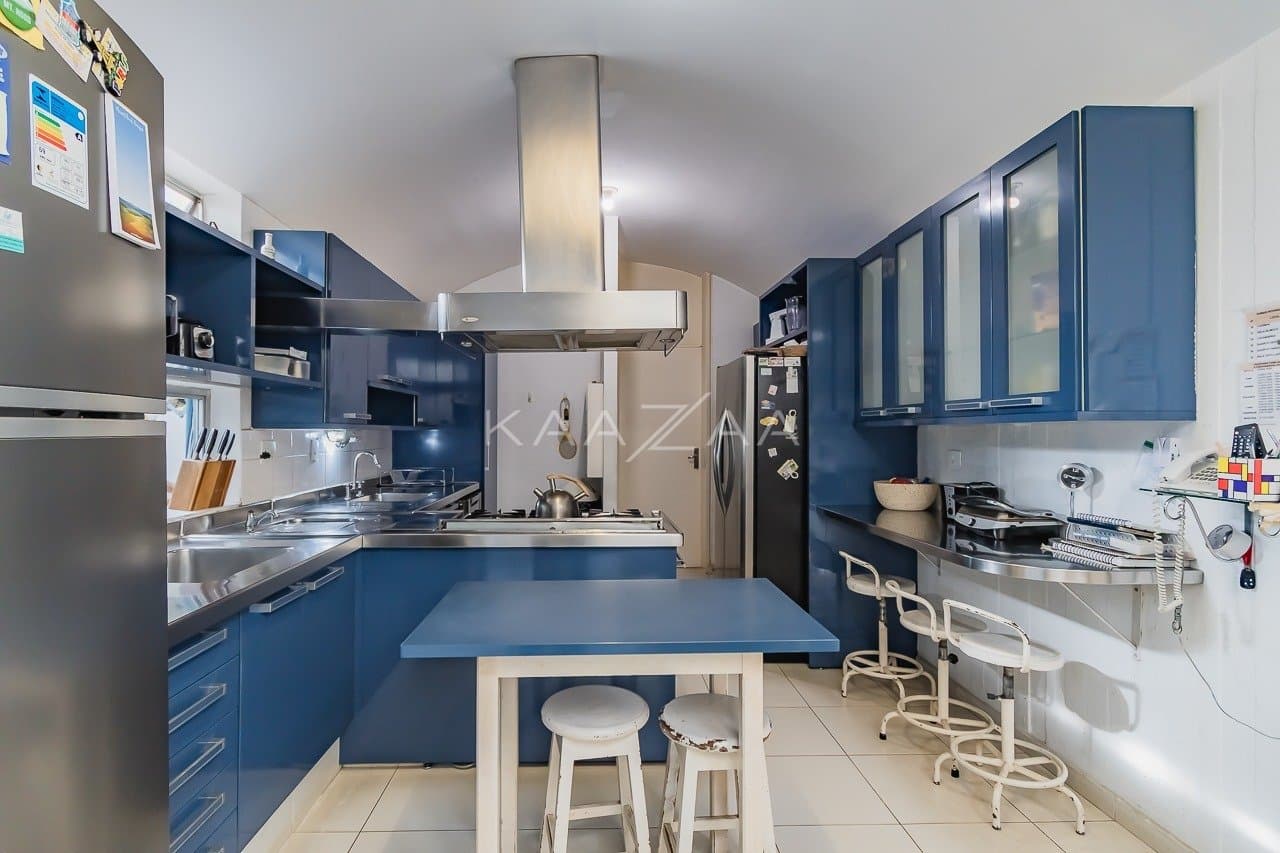 Casa espaçosa com 555 m² de bem-estar em Alto de Pinheiros, perfeita para receber. - Foto 32