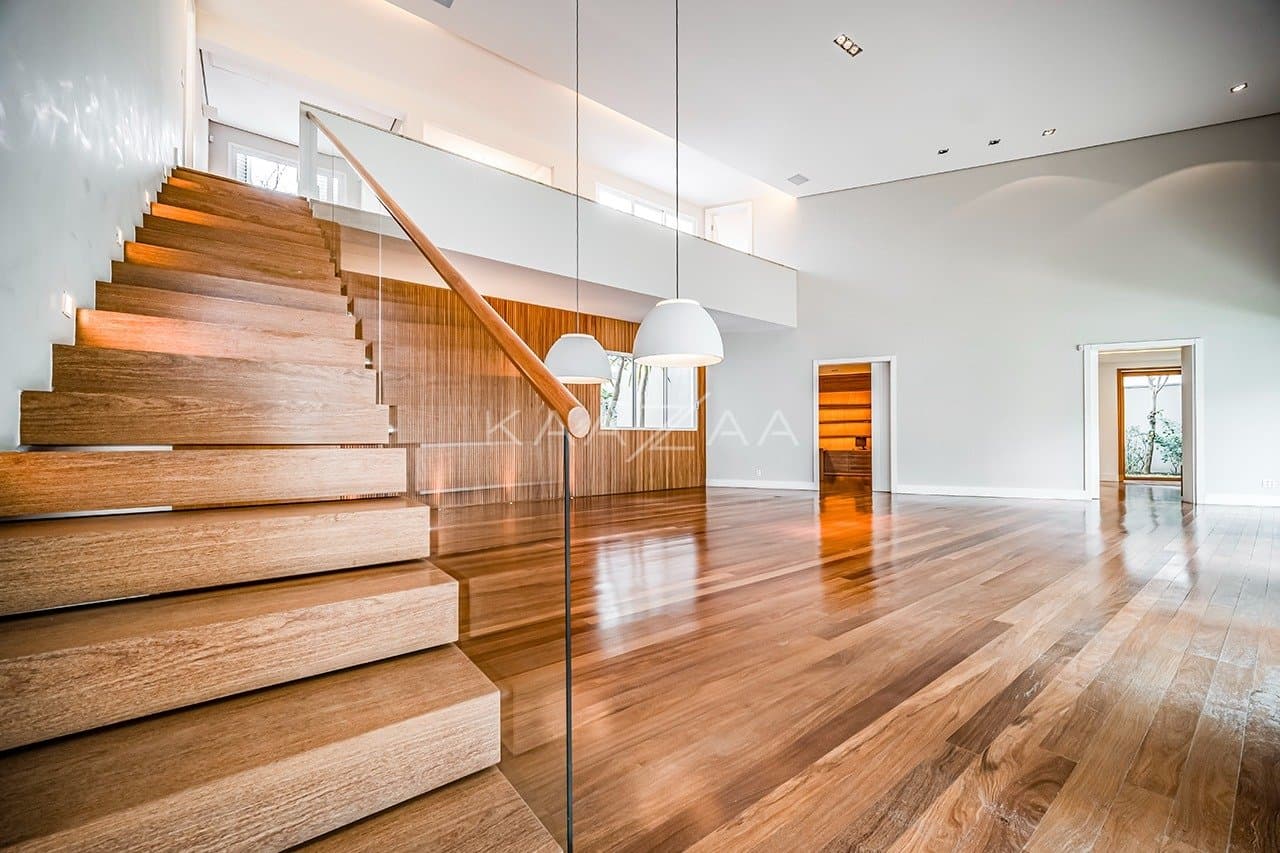 Que tal viver rodeado de muito verde em plena cidade grande? Esta casa no Jardim Lusitânia pode te proporcionar isso. - Foto 16
