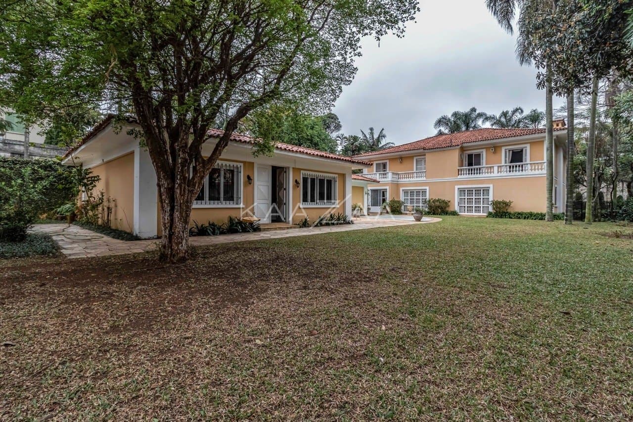 Casa clássica na Cidade Jardim com 4 suítes, piscina e terreno delicioso. - Foto 7