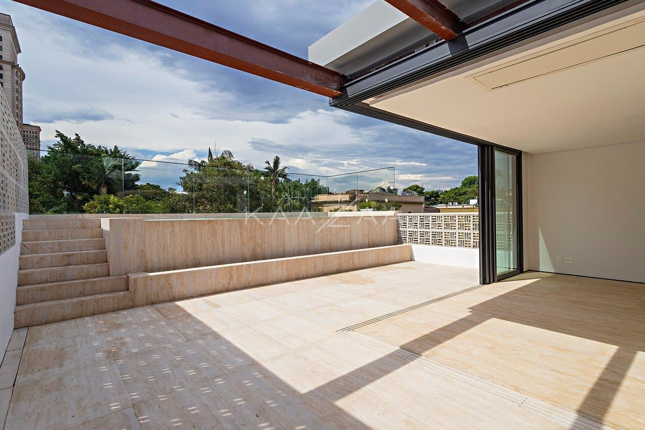 Casa nova contemporânea em rua fechada próxima aos Clubes Pinheiros, Hebraica e Shopping Iguatemi - Foto 3