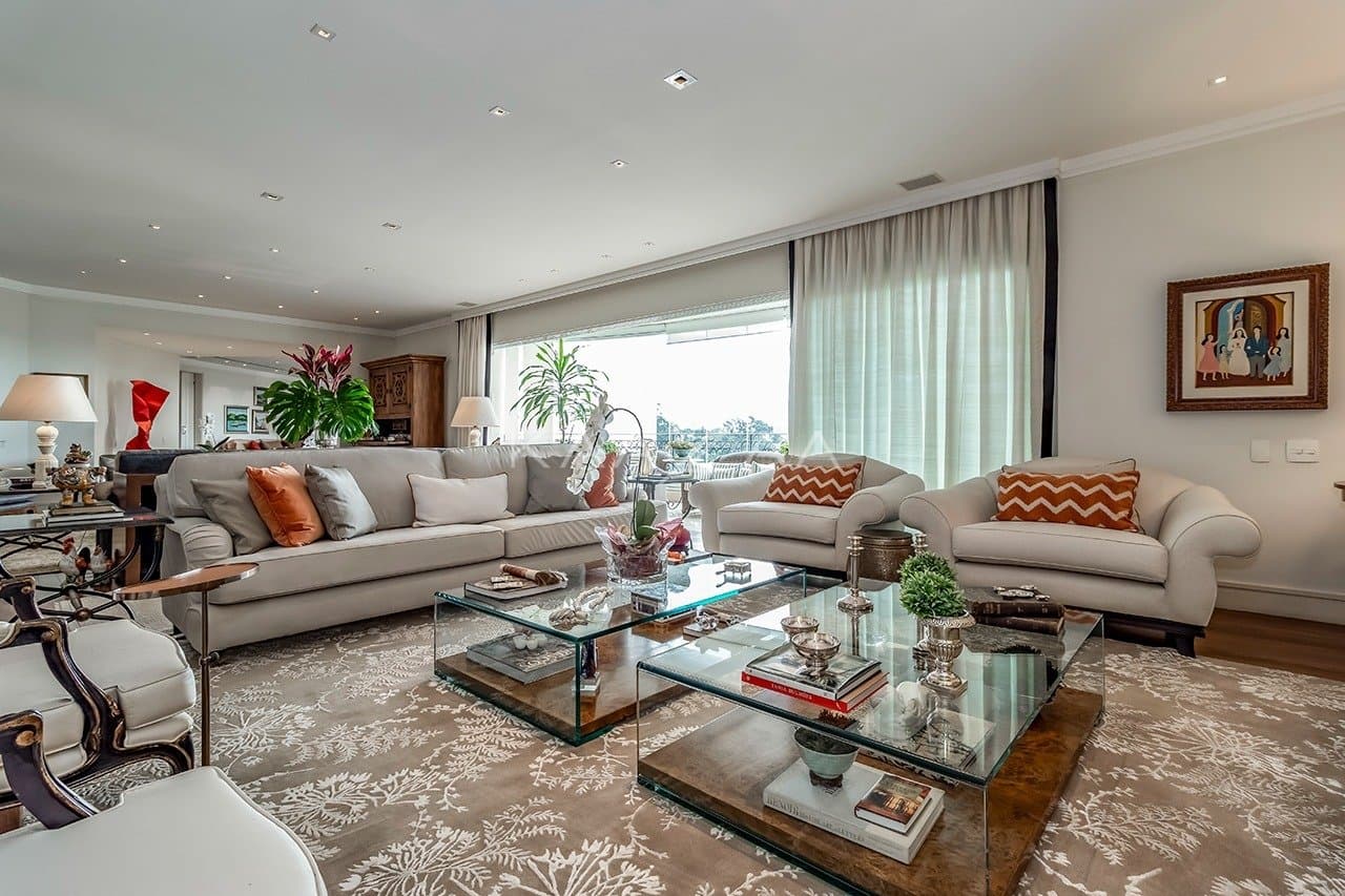 Ambientes suntuosos, planta ampla e vista panorâmica. Apartamento neoclássico no Jardim Guedala. - Foto 2