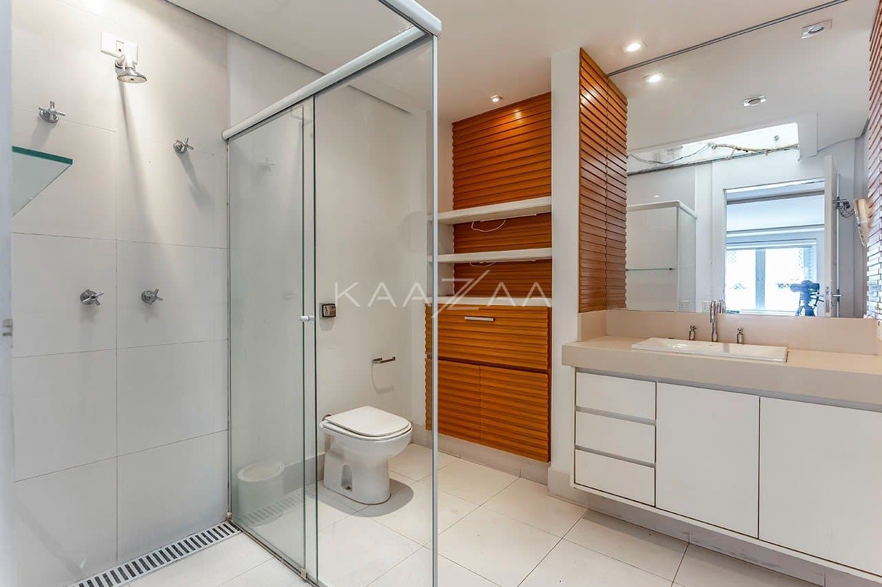 Casa com bela arquitetura e clima escandinavo. Rodeada de vidro e amplitude, na Cidade Jardim. - Foto 23
