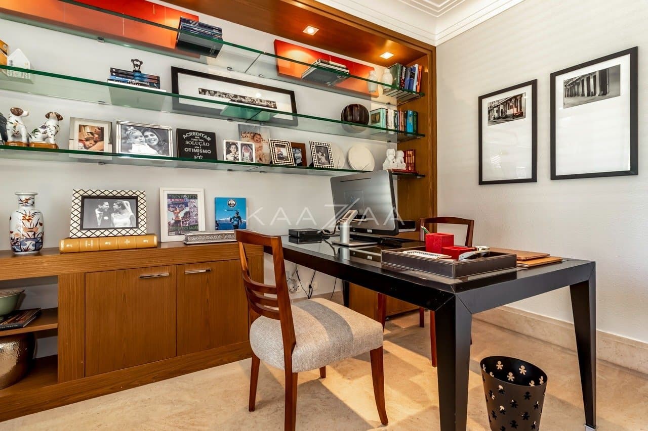 Diversos ambientes agradáveis para uma vida sossegada, nesta casa de condomínio no Jardim Guedala. - Foto 46
