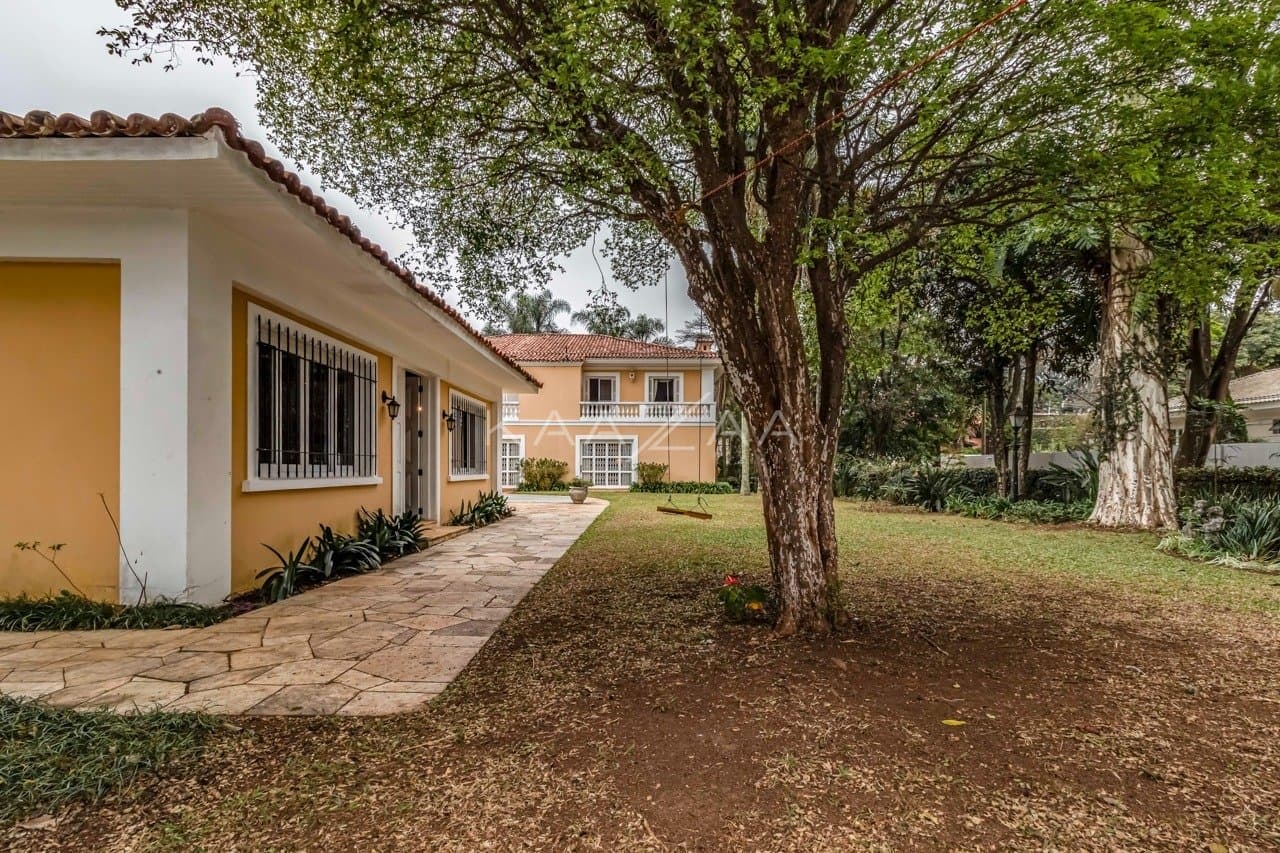 Casa clássica na Cidade Jardim com 4 suítes, piscina e terreno delicioso. - Foto 8