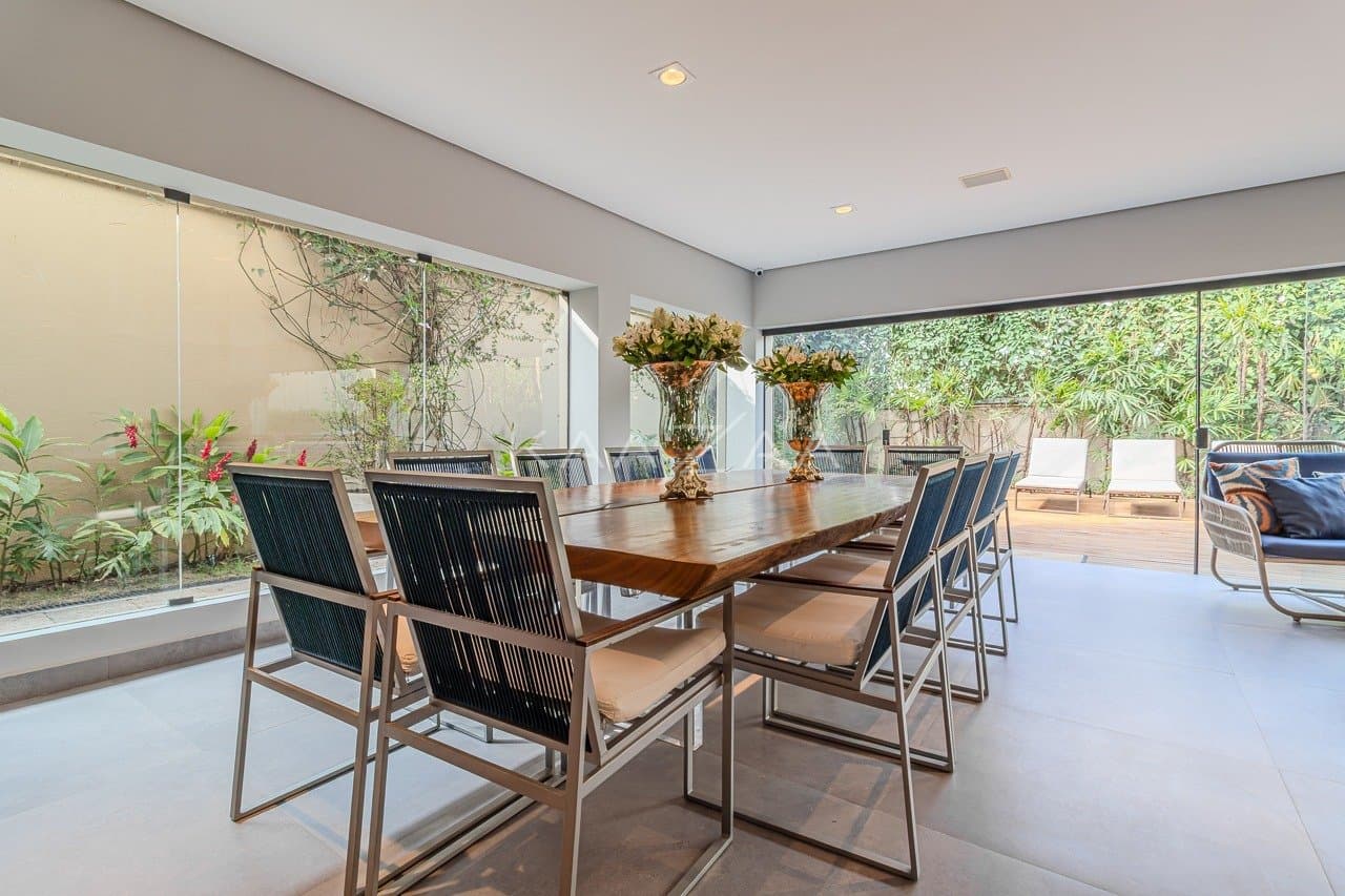 Casa completa em lazer, amplitude e privacidade, com 5 suítes. Em ótima localização na Cidade Jardim. - Foto 26