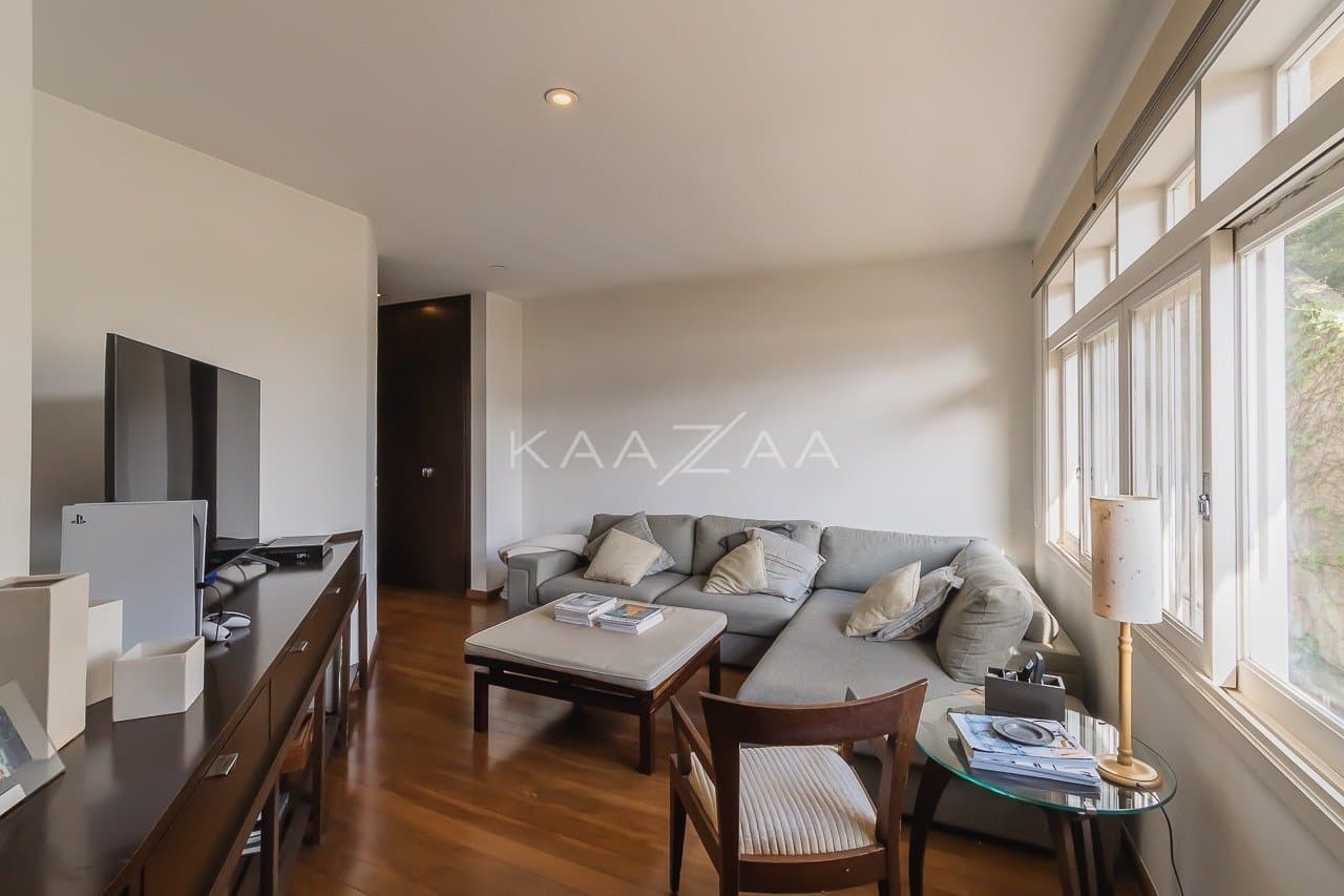Casa muito ampla e ensolarada, em condominio de rua fechada com muita segurança na Cidade Jardim. - Foto 61