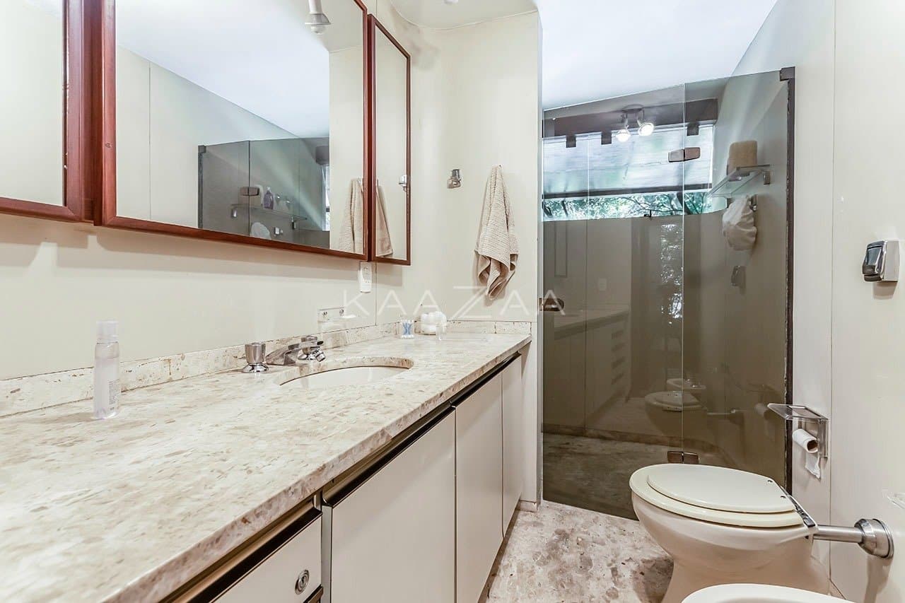Com ares de casa de campo, uma residência espetacular no Jardim América. - Foto 47