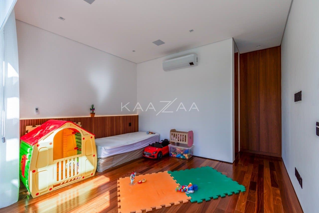 Casa contemporânea feita para interagir com a natureza ao redor. Projeto na Quinta da Baroneza. - Foto 45
