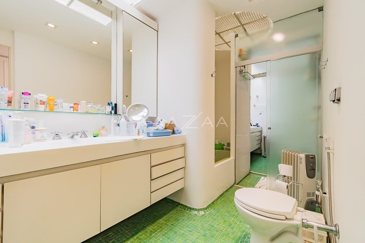 Casa espaçosa com 555 m² de bem-estar em Alto de Pinheiros, perfeita para receber. - Foto 40