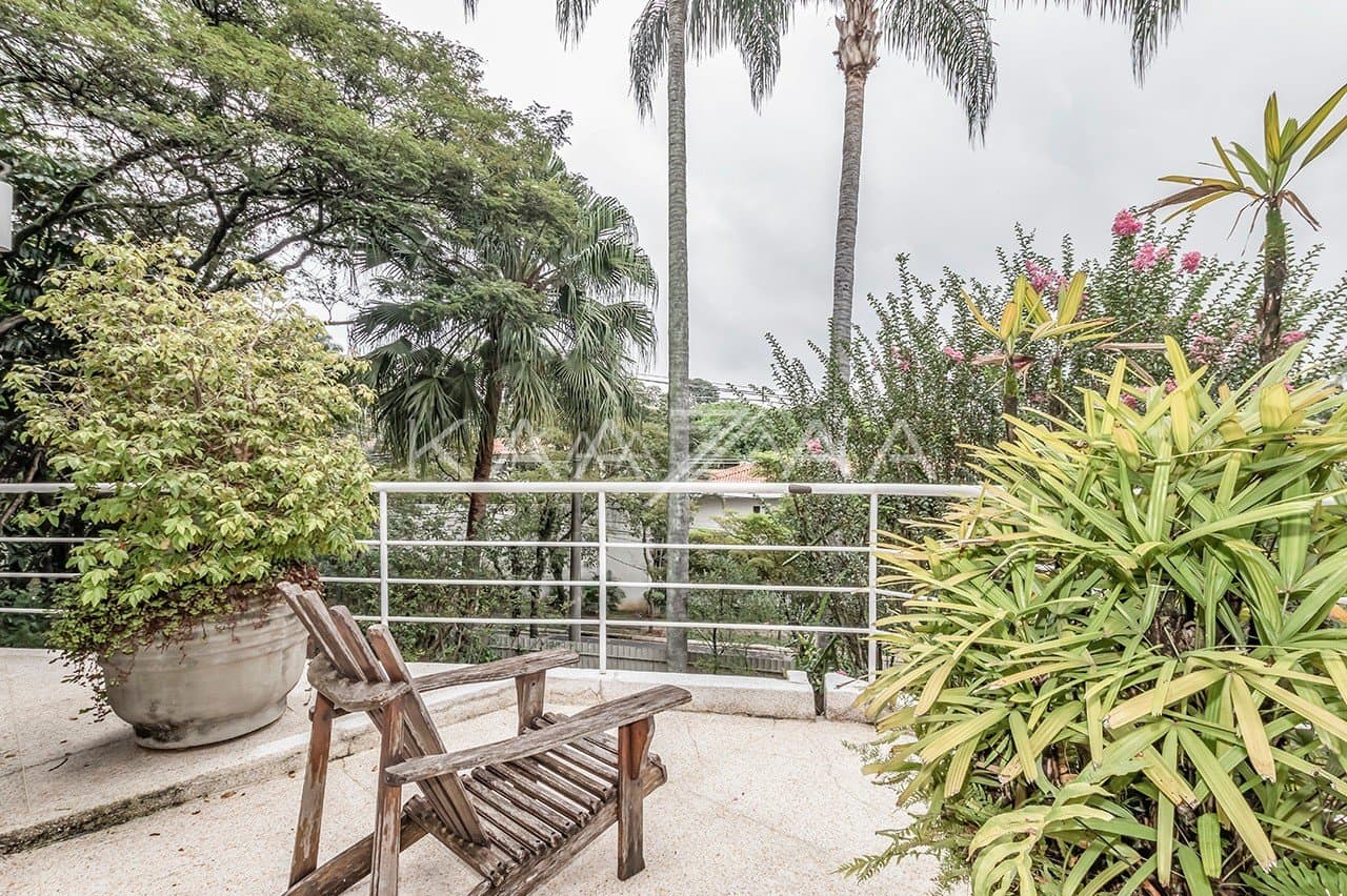 Um projeto autêntico, com espaços reformados e bem planejados. Casa triplex no Jardim Guedala. - Foto 37