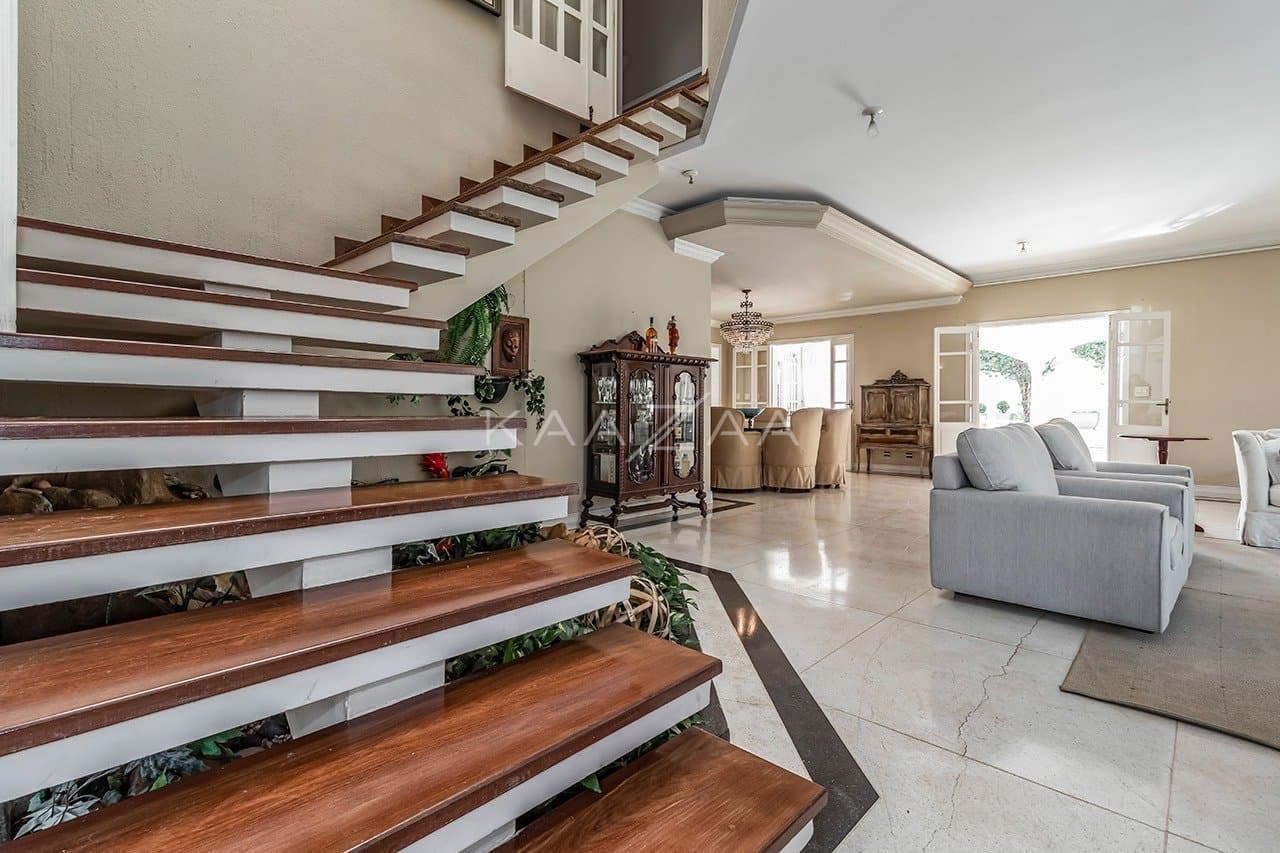 Deliciosa casa clássica, iluminada e ampla, no sossego da Cidade Jardim. - Foto 25