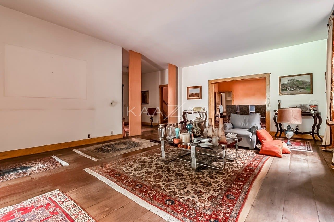 Casa cheia de potencial para reforma, com 1600 m² de terreno e um jardim exuberante em Alto de Pinheiros. - Foto 18
