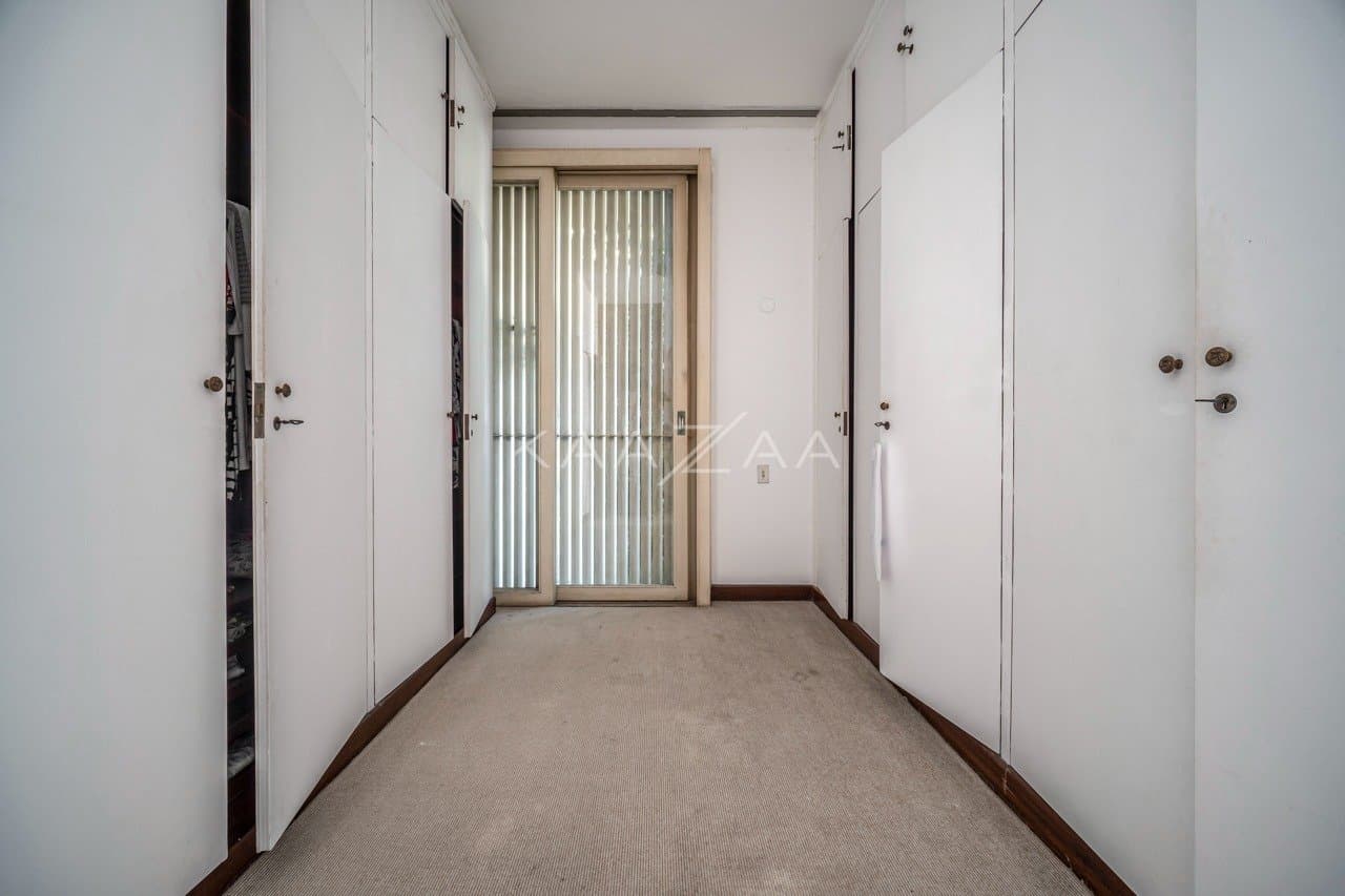 Excelente casa modernista, com lindo jardim em um amplo terreno no Jardim Europa. - Foto 52