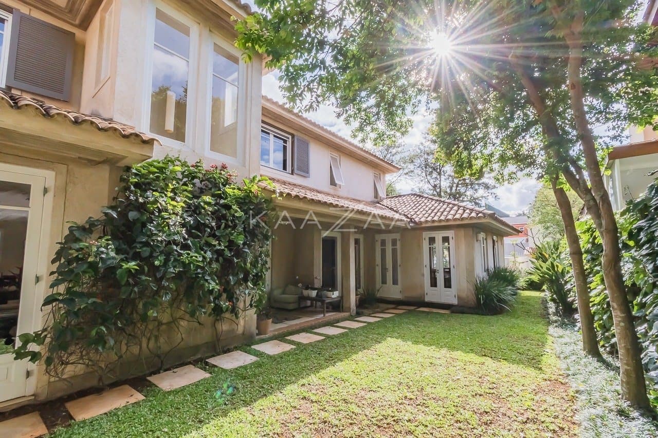 Casa muito ampla e ensolarada, em condominio de rua fechada com muita segurança na Cidade Jardim. - Foto 16