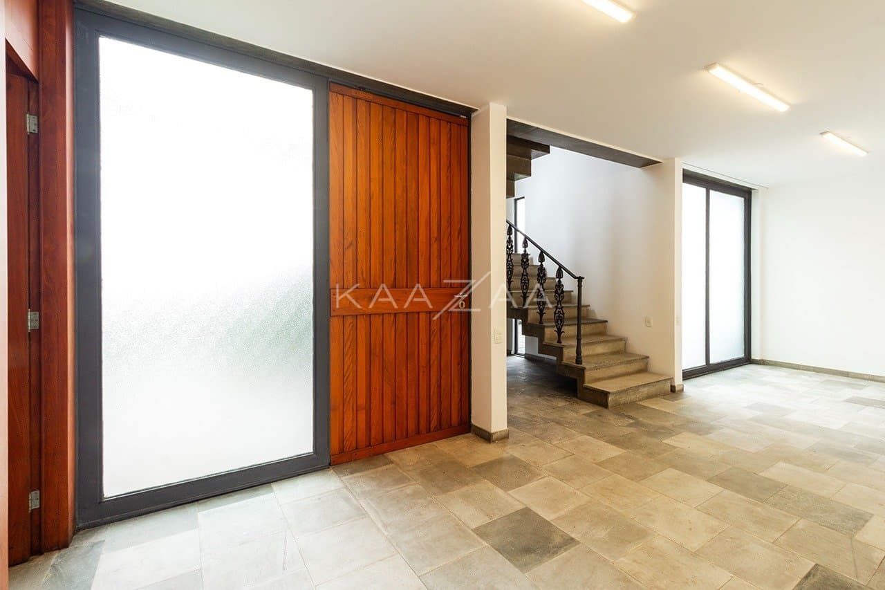Amplitude e elegância nesta casa em Cidade Jardim. - Foto 21