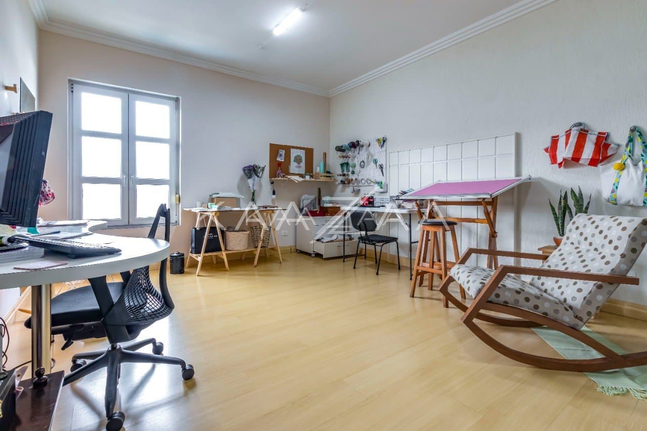 Para viver no sossego que a sua família merece. Casa clara e ensolarada no Jardim Guedala. - Foto 33