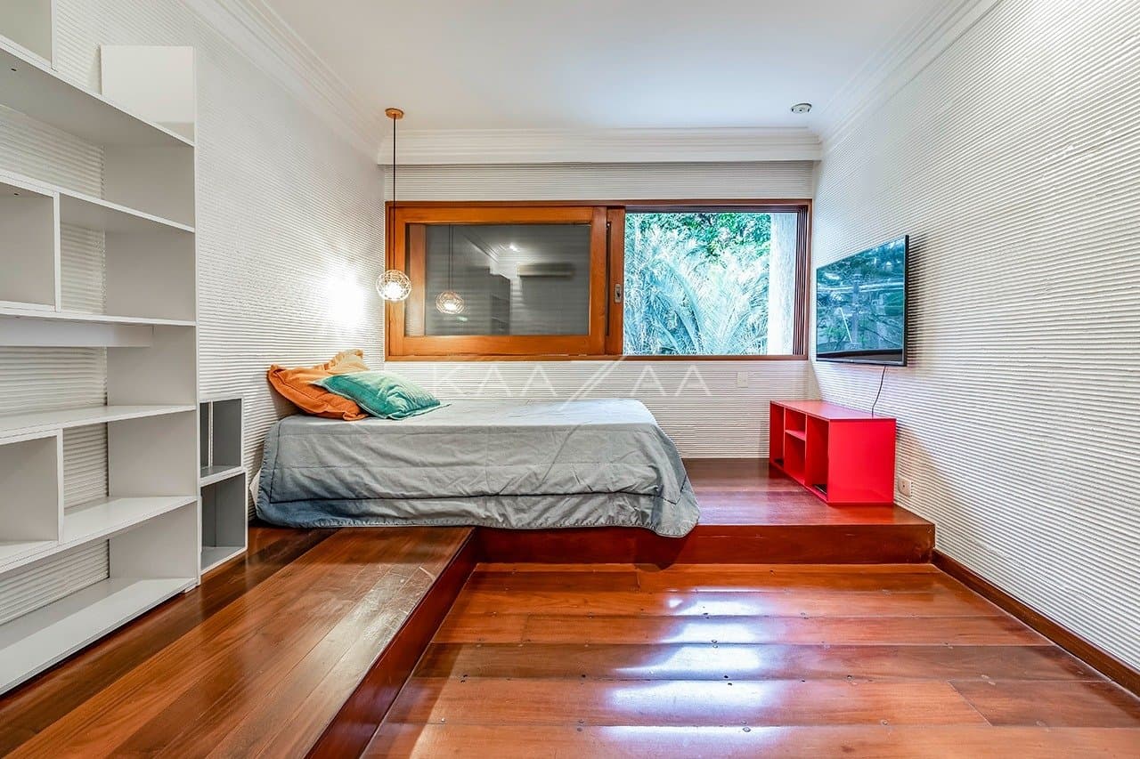 Uma casa rodeada de bom gosto, feita para renovar as energias. No Jardim Guedala. - Foto 40
