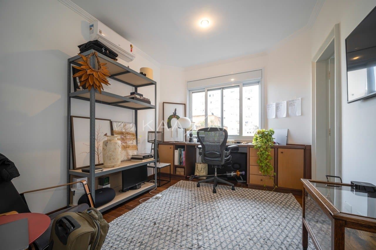 Tranquilidade e conforto são constantes neste apartamento em prédio com lazer no Itaim. - Foto 22