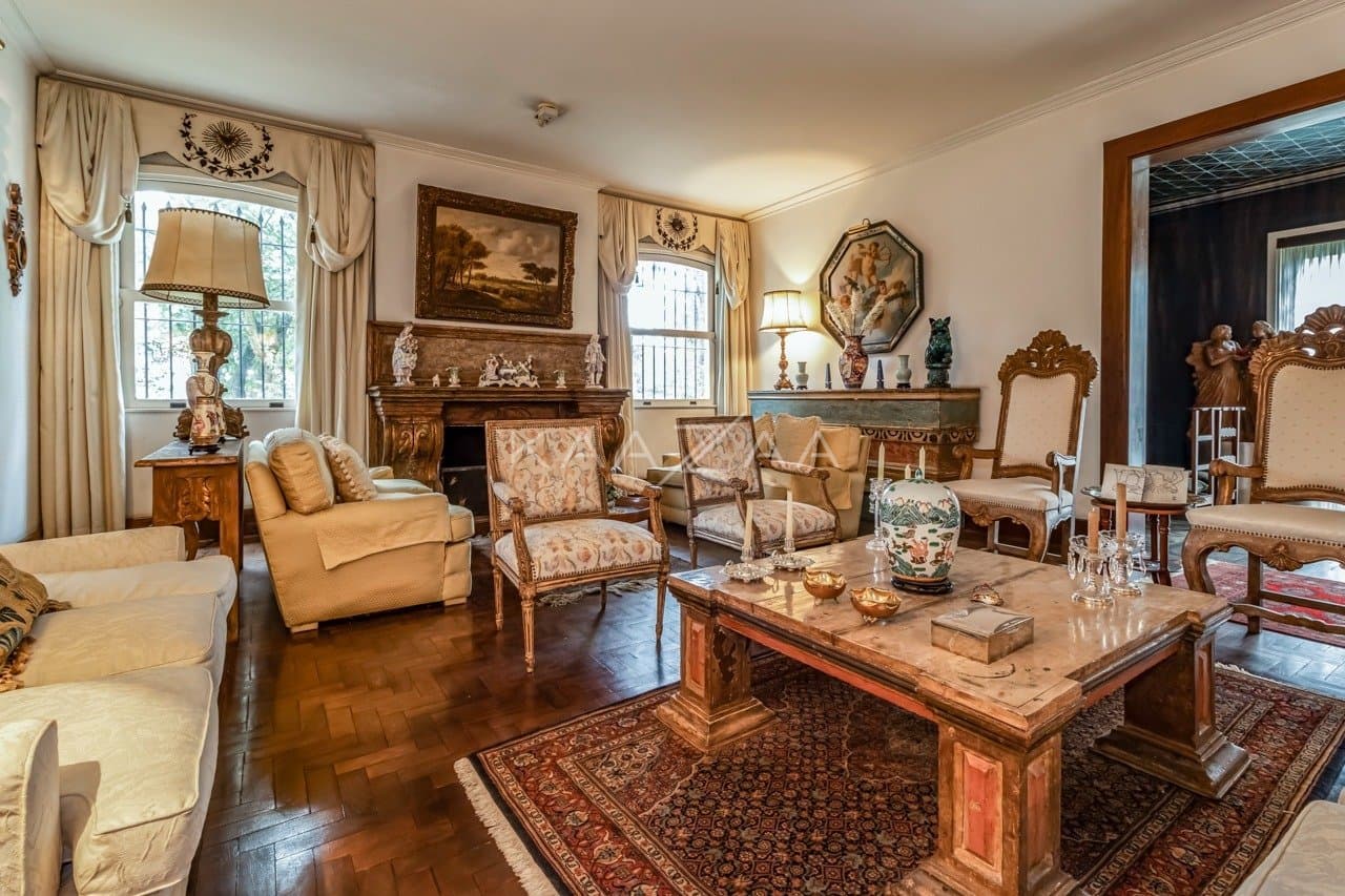 Casa clássica na Cidade Jardim com 4 suítes, piscina e terreno delicioso. - Foto 11