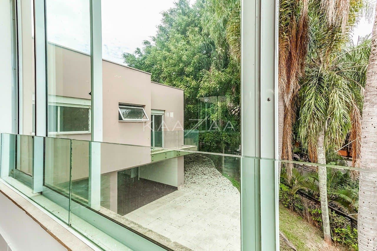 Vista verde, arquitetura moderna e janelões. Casa no Jardim Guelada! - Foto 14