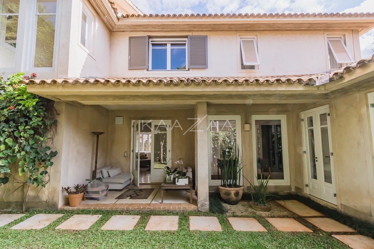 Casa muito ampla e ensolarada, em condominio de rua fechada com muita segurança na Cidade Jardim. - Foto 17
