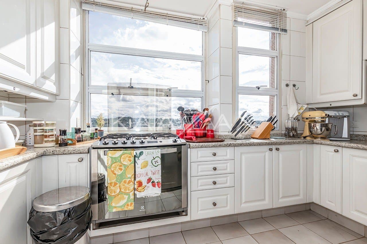 Ambientes amplos e iluminados, com vista panorâmica. Apartamento no Jardim Europa. - Foto 12