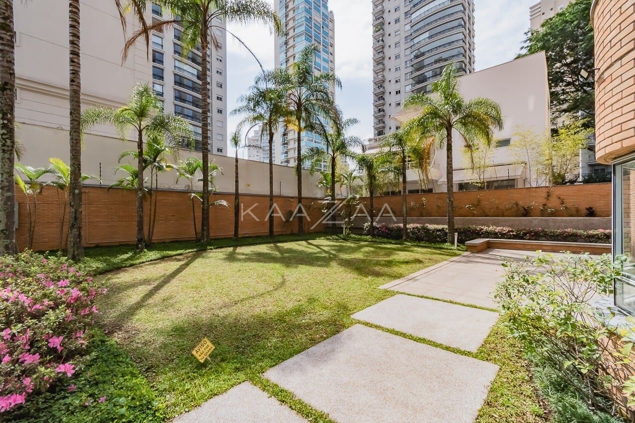 Harmonia clássica e moderna neste apartamento em Moema. - Foto 55
