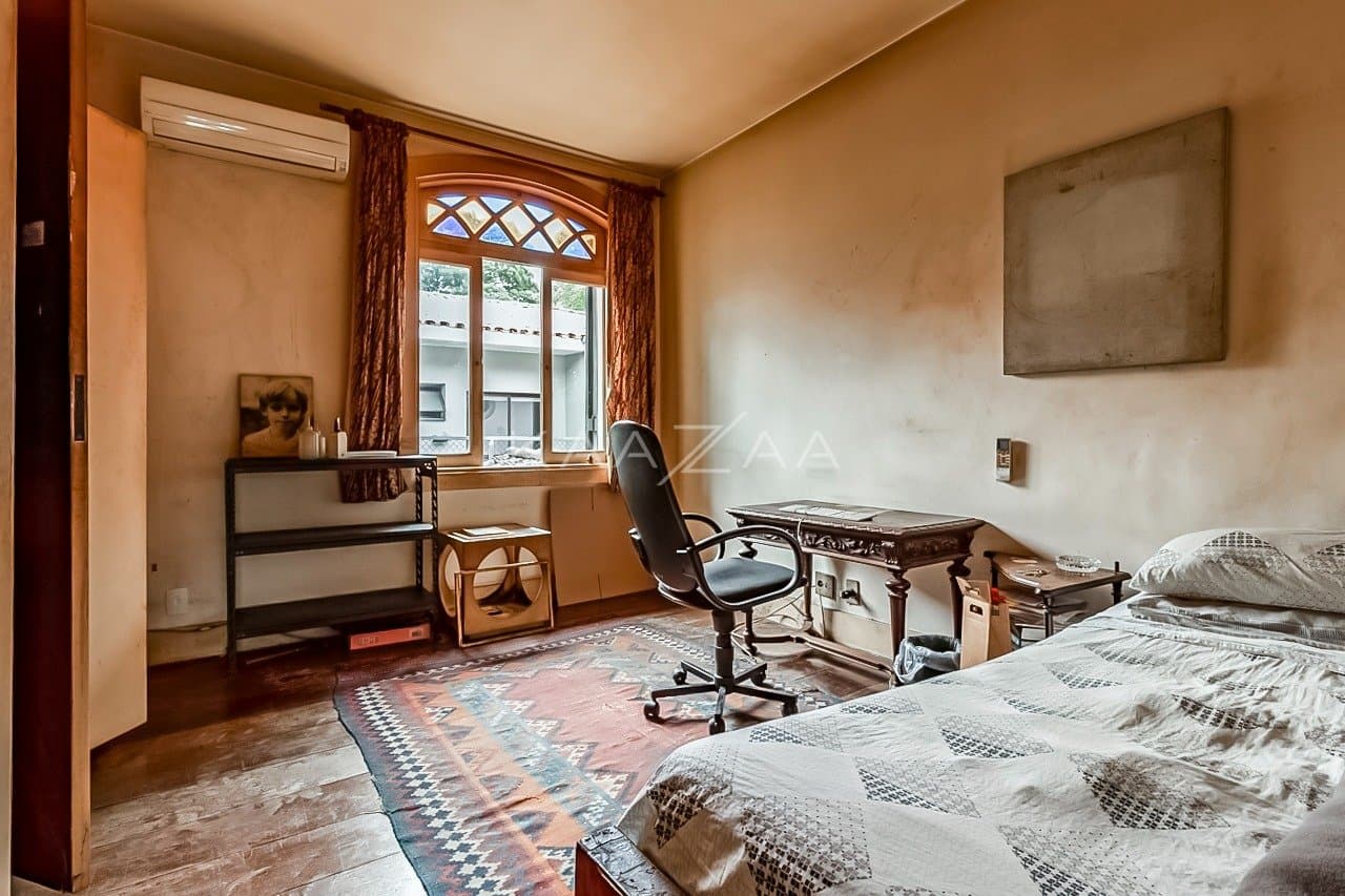 Casa cheia de potencial para reforma, com 1600 m² de terreno e um jardim exuberante em Alto de Pinheiros. - Foto 39