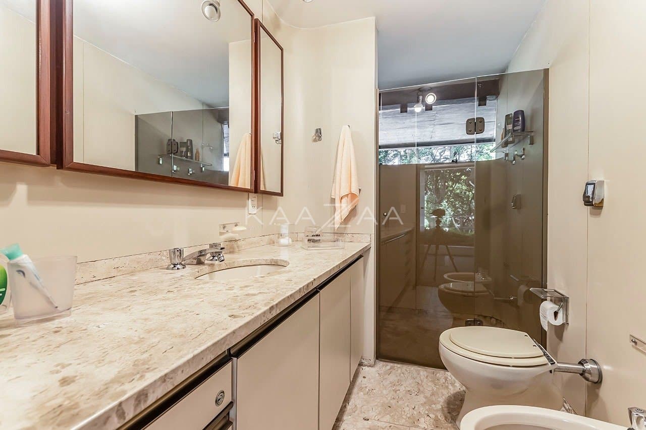 Com ares de casa de campo, uma residência espetacular no Jardim América. - Foto 49