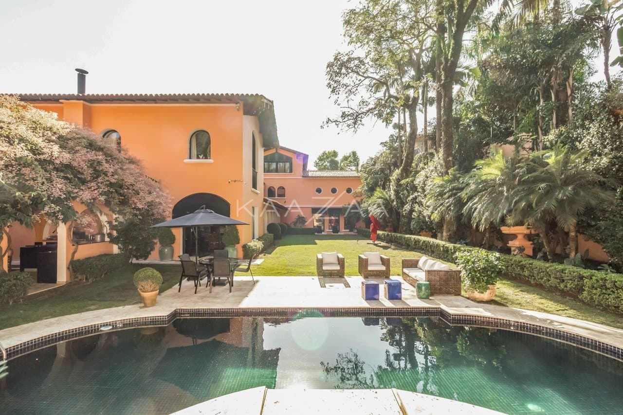 Casa deliciosa com lindo jardim e 4 suítes. Reformada, no Jardim Guedala. - Foto 6