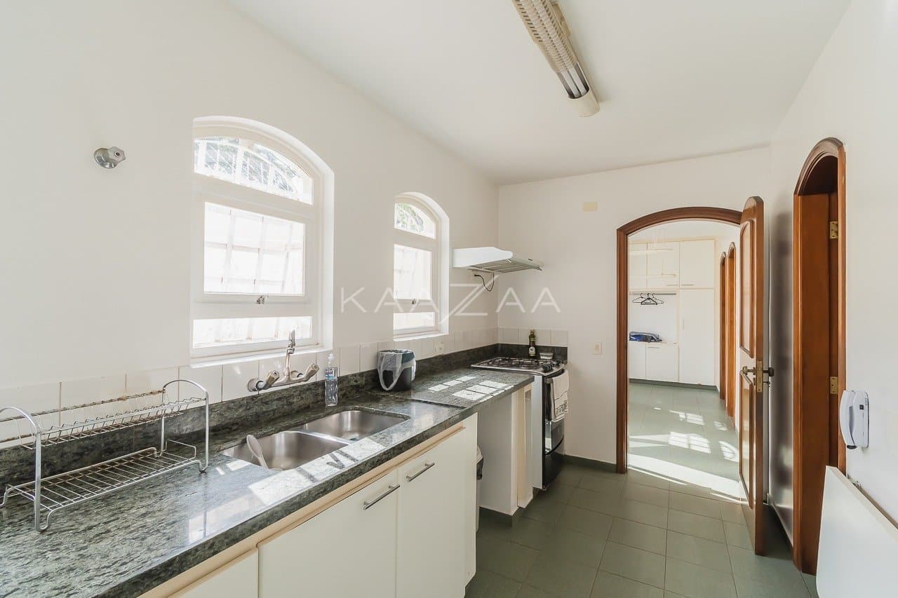 Casa com clima sossegado e muitos espaços para aproveitar, em Alto de Pinheiros. - Foto 9