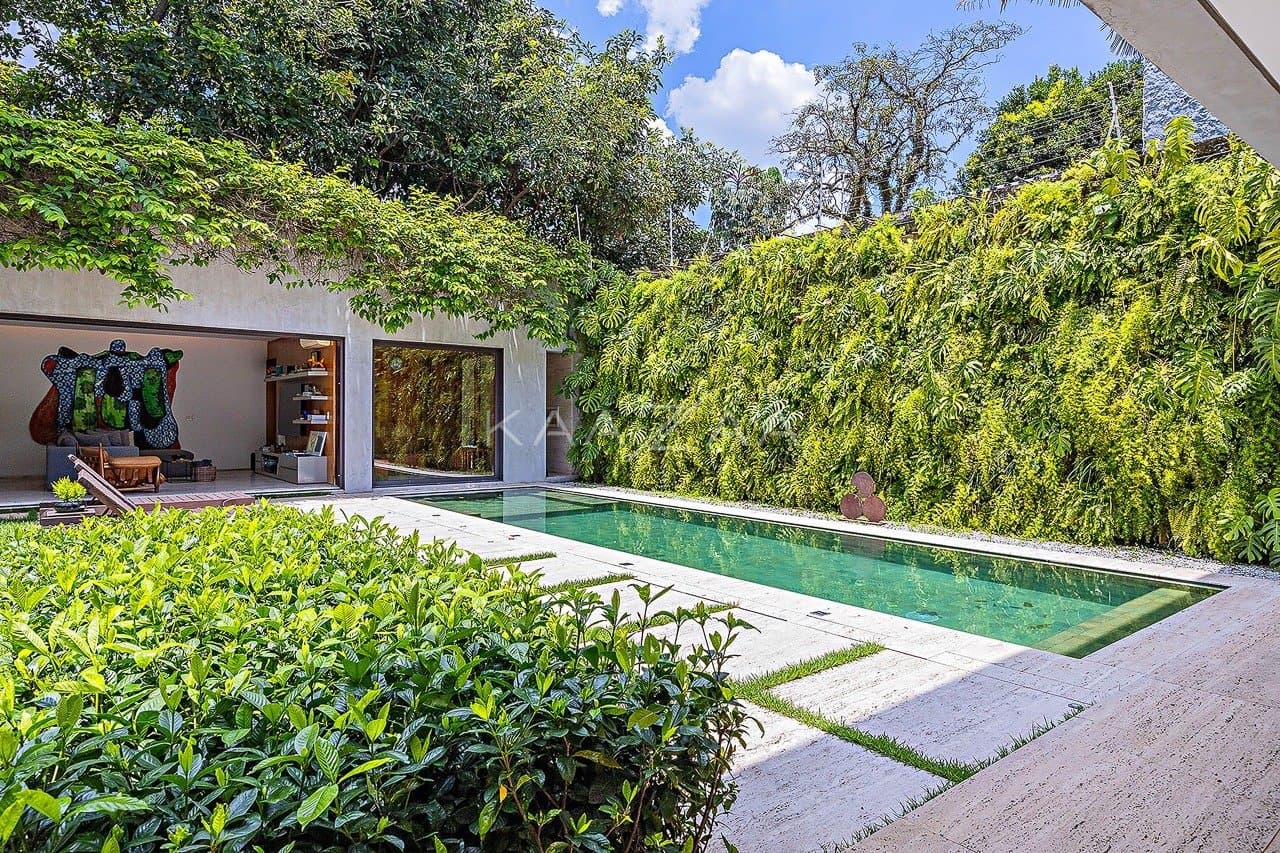 Arquitetura e paisagismo irretocáveis: casa no Jardim Paulistano. - Foto 4
