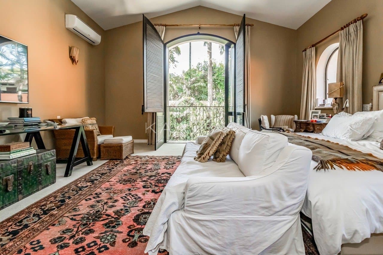 Casa deliciosa com lindo jardim e 4 suítes. Reformada, no Jardim Guedala. - Foto 58