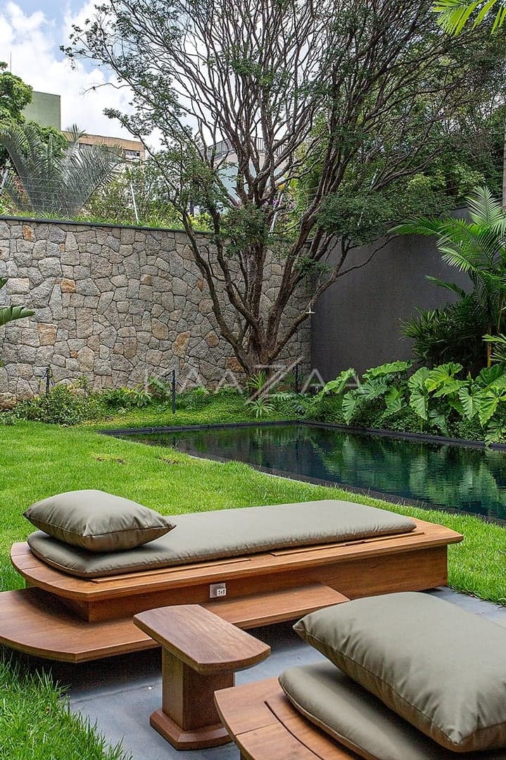 Contemporânea e toda mobiliada: casa com ambientes livres e jardim magnífico em rua fechada em Alto de Pinheiros. - Foto 17