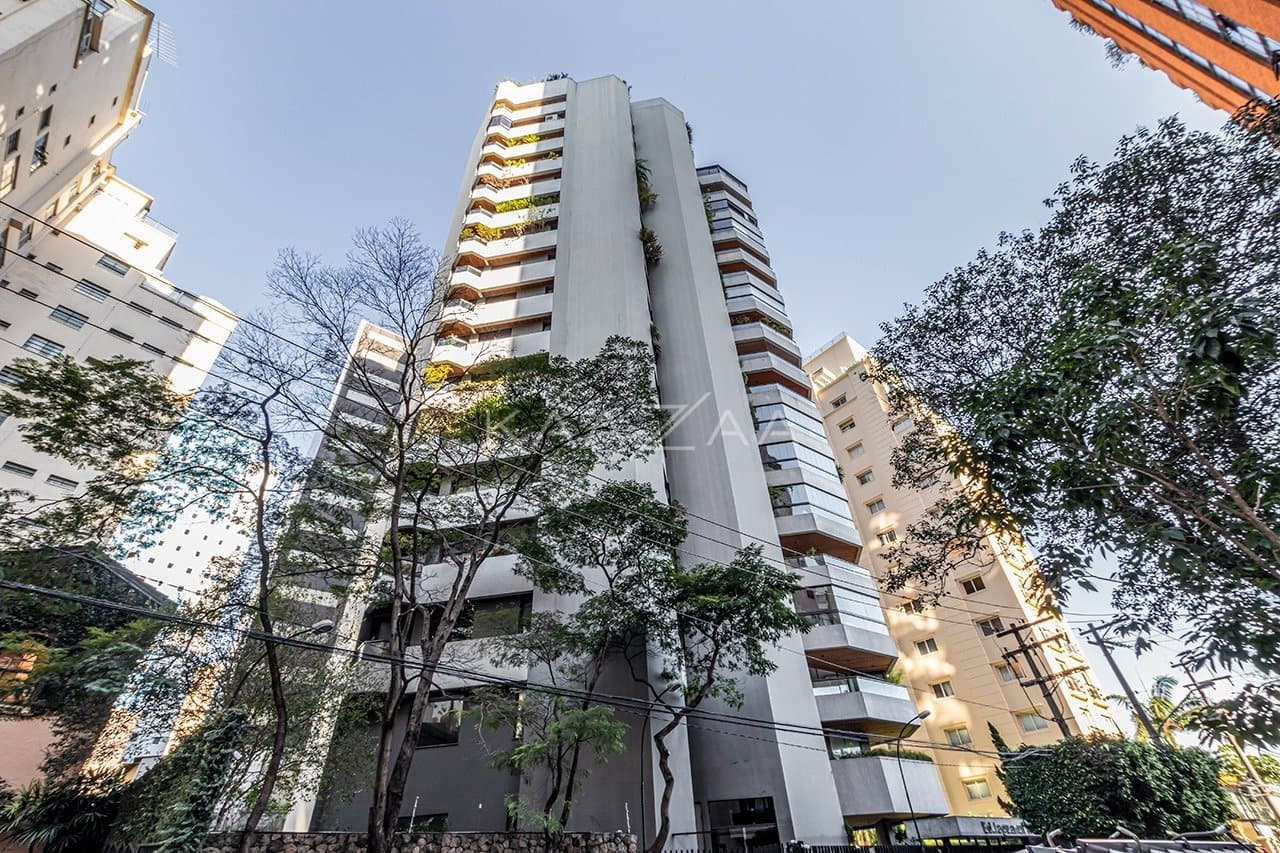 Apartamento completo no Jardins: varandas, vista verde e amplitude. - Foto 34
