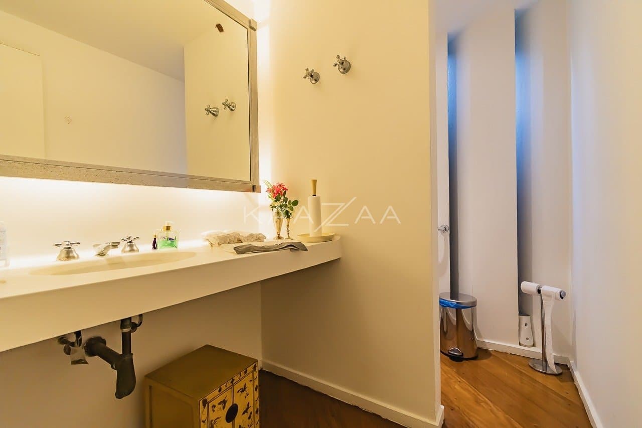 Casa espaçosa com 555 m² de bem-estar em Alto de Pinheiros, perfeita para receber. - Foto 31